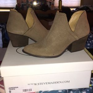 Never been worn Steve Madden Boots